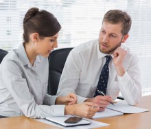 Comunicarse como con cualquier otro compañero de trabajo