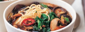 Sopa tailandesa de fideos y setas