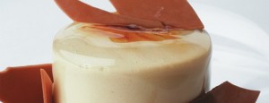 Pastel de caramelo y café