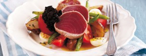 Atún fresco a la niçoise