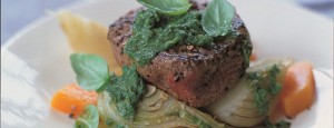 Filete de ternera a la brasa con salsa verde de rúcula