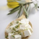 También con algunos quesos frescos