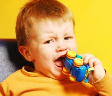 Lleva a un comportamiento sumiso o violento